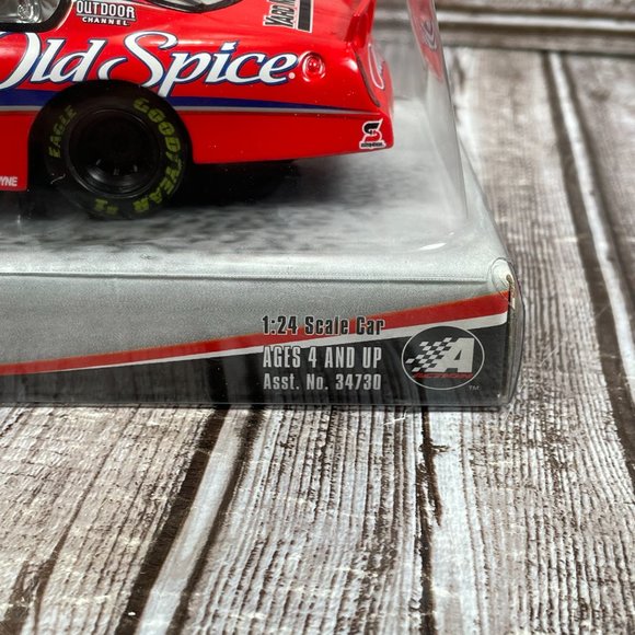 Winner's Circle TONY STEWART #33 Old Spice 2005 NASCAR MA 1:24 Scale Car NIB NEW - Picture 6 of 6